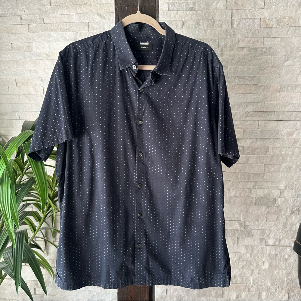 THEORY Navy Blue and Tan “Irving” Polka Dot Short Sleeve Button Down Size XL